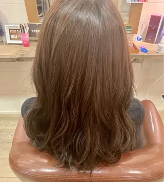 セミロング カラー 井上 涼花のヘアスタイル