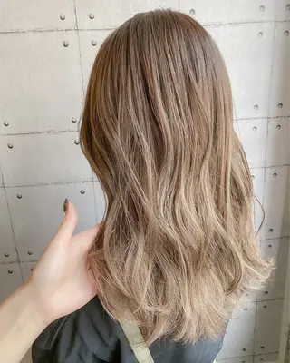 ロング 福元友梨 ディレクター✂️のヘアスタイル
