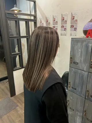 セミロング カラー SITY.天神大名【シティ】所属・🦋mamiya🦋 カットモデル募集のヘアスタイル