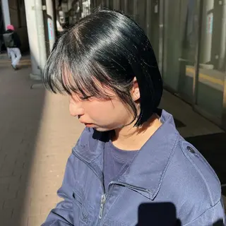 ミディアム カラー 駒形 七海のヘアスタイル