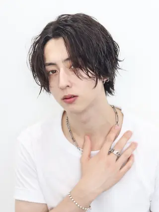 ミディアム カラー パーマ ヘアアレンジ メンズ メンズ特化🧞‍♂️ ASHU🧞‍♂️のヘアスタイル