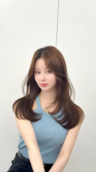 ロング カラー 足立 遥奈のヘアスタイル
