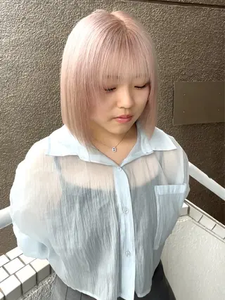 ミディアム カラー 柏井 陽菜のヘアスタイル