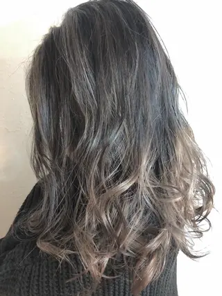 セミロング カラー m ā l o. マァロのヘアスタイル