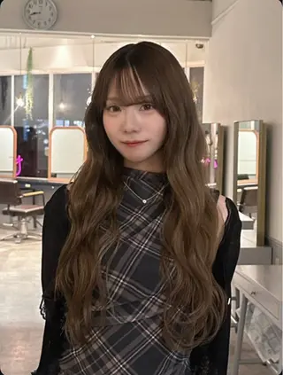 ロング カラー siki akariのヘアスタイル