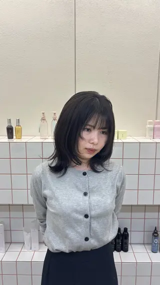 カラー 🌷花屋併設🌷 岡本明日実のヘアスタイル