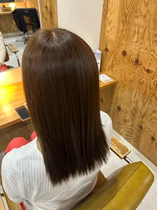 カラー 岡部 花桜のヘアスタイル