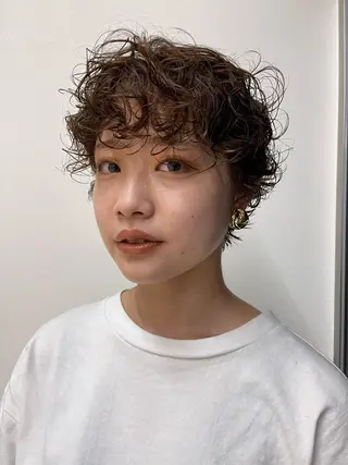 ショート oma 袮次金 鈴香のヘアスタイル
