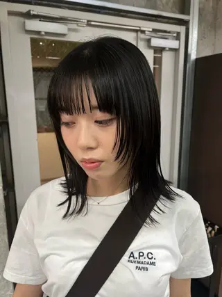 ミディアム 伊佐治由菜/オリーブ /酸性ストレートのヘアスタイル