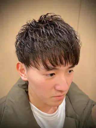 ショート パーマ メンズ 山田 哲平のヘアスタイル