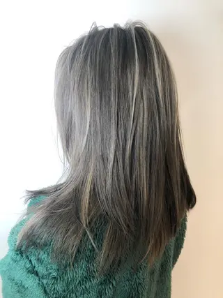 セミロング カラー sato yoshikiのヘアスタイル