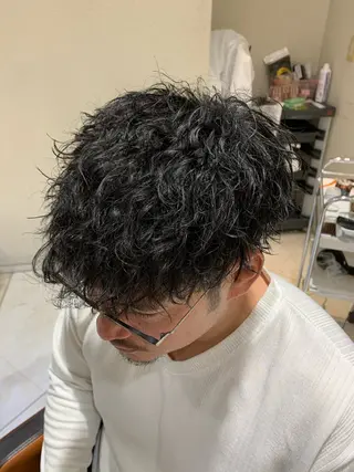 ショート パーマ 山中 翔平のヘアスタイル