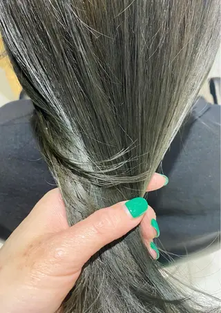 ミディアム カラー 艶髪/ダークトーン 🩶丸山日向のヘアスタイル