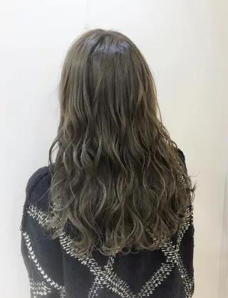 ロング カラー 服部 樹季のヘアスタイル
