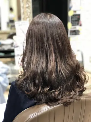 セミロング カラー 五十嵐ゆり 美髪カラー　武蔵小杉のヘアスタイル