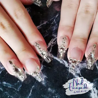 ミディアム ネイル クロキ 。のネイルデザイン