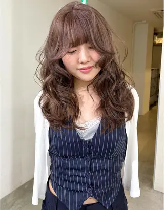 ロング カラー mizuki/ピンク ベージュ.レイヤーのヘアスタイル