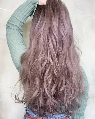 カラー ロング N° aria 三軒茶屋のヘアスタイル