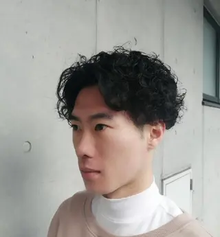 メンズ パーマ 渡辺 愛枝/艶カラー🩵のヘアスタイル