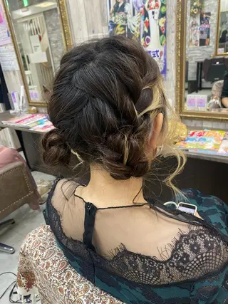 ミディアム 土屋朱理/ ハイトーンカラーのヘアスタイル