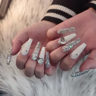 ネイル RUNWAY 　　の眉毛・アイブロウイメージ