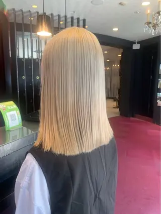 カラー 森 芽吹のヘアスタイル
