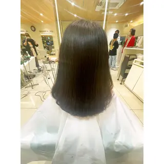 セミロング 前さこ 結衣のヘアスタイル