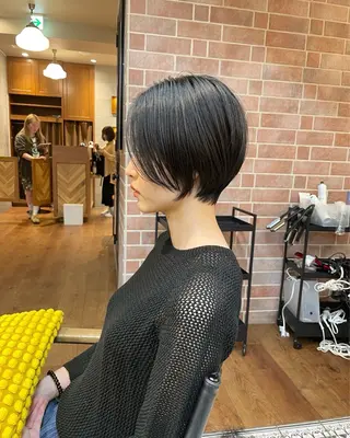 ショート 銀座✨綺麗になれる ストレート✨中山蓮のヘアスタイル