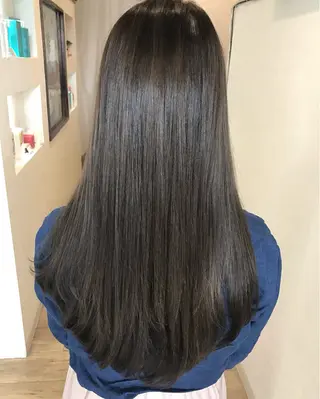 ミディアム カラー grand juteのヘアスタイル