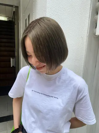 カラー ヒガシ サヨのヘアスタイル