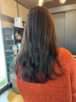 カラー トウダ リリカのヘアスタイル