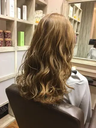 ロング カラー 🍀Moda by Grande🍀のヘアスタイル