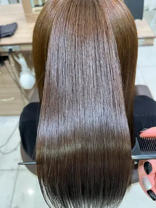 ロング 伊佐 愛のヘアスタイル