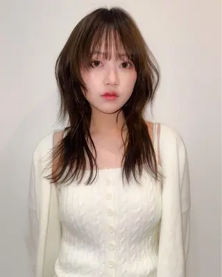 セミロング カラー HIBIKI お洒落ナチュラルのヘアスタイル