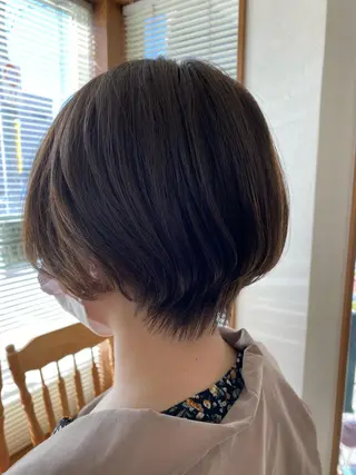 ショート カラー 永沼 真依のヘアスタイル