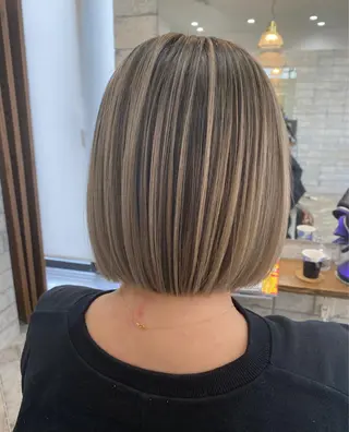 ショート ハイライト、レイヤー カット/西梅田/中西のヘアスタイル