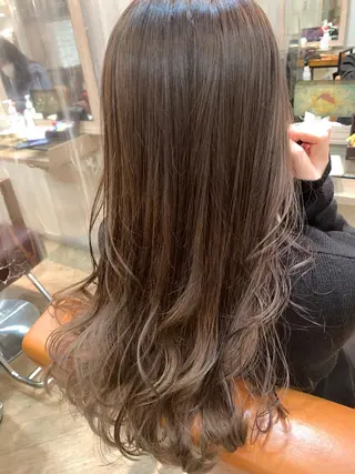 ロング カラー coupe ciseauxのヘアスタイル