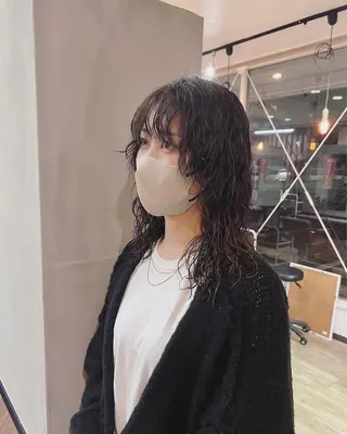 ロング パーマ OLTI所属・中村 勇星のヘアスタイル
