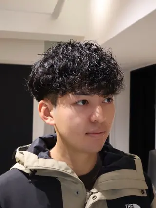 ショート 川副史晶/シャドウ 波巻き/メンズパーマのヘアスタイル