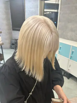 ミディアム 🎀ハイトーン特化 konomi🎀のヘアスタイル