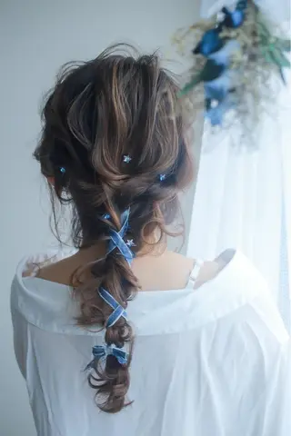 ロング カラー ヘアアレンジ 伊藤 裕貴のヘアスタイル