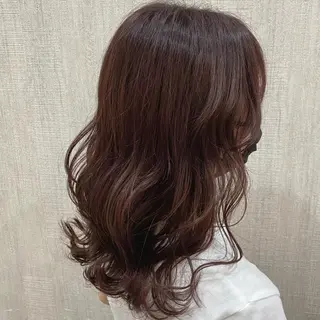 セミロング カラー 🫧透け感⋆艶髪💎 山口アヤカのヘアスタイル