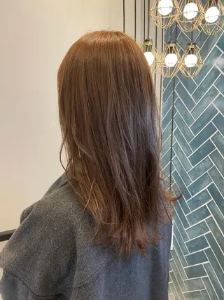 セミロング カラー 🫧透明感カラー /縮毛☘️豊嶋龍佑のヘアスタイル