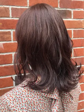 ミディアム 小林 愛花のヘアスタイル