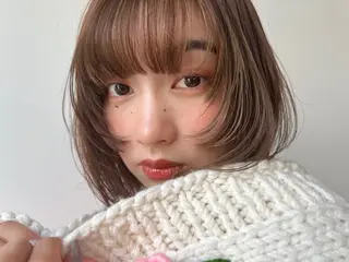 ミディアム カラー ツキノキ ミナのヘアスタイル