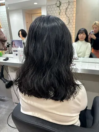 ミディアム パーマ Viot 銀座 樋口 桃佳のヘアスタイル