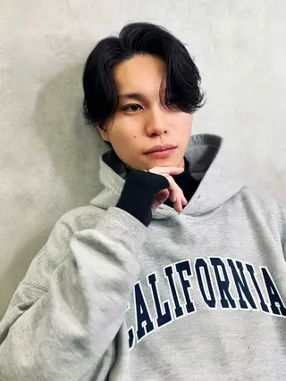 ミディアム パーマ メンズ 石満 諒 メンズ縮毛矯正のヘアスタイル