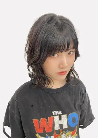 ミディアム 似合わせカットが 得意な美容師のヘアスタイル