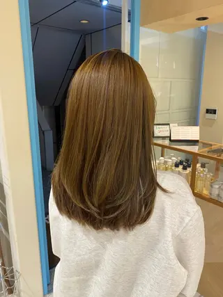 セミロング カラー CYAN.矢場町店所属・三代 ゆりあのヘアスタイル