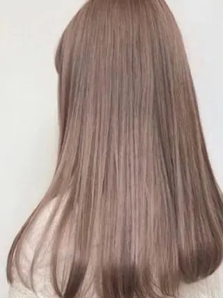 ロング GOToday所属・艶髪/オリーブ系/ 肌が綺麗に見えるお色のヘアスタイル